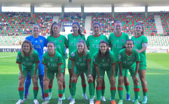 Equipa de futebol feminino do Racing Power Football Club não perdeu  qualquer jogo desde a sua fundação