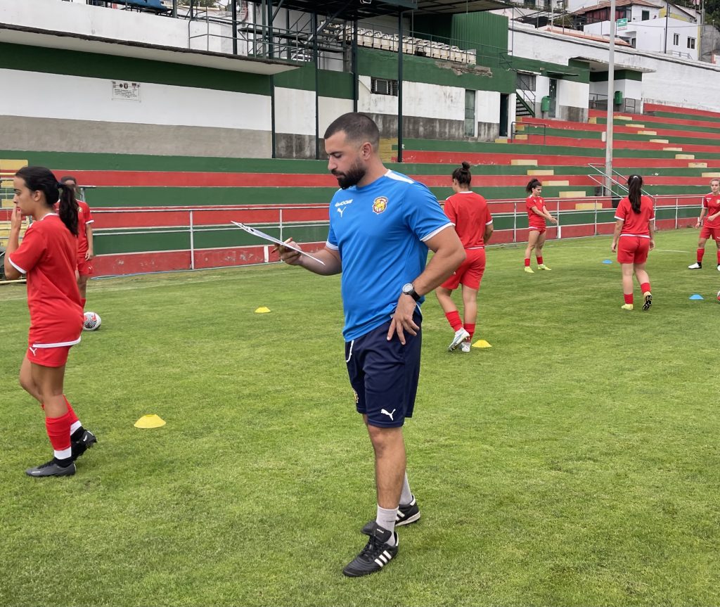 Leoas do Almirante já pisaram o relvado