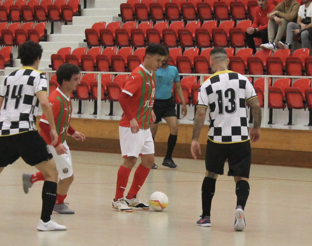 Séniores de Futsal empatam em casa