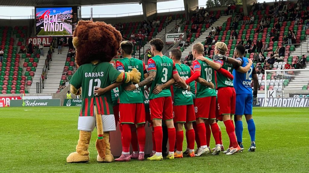 Camisolas da homenagem a Ângelo Gomes vão a leilão