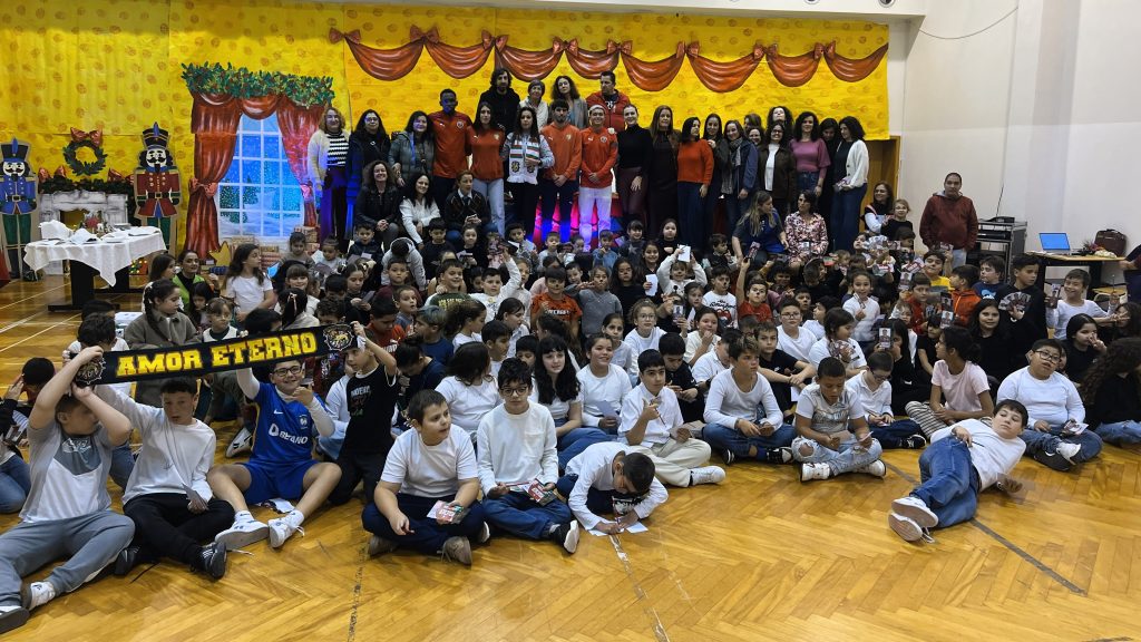 Marítimo recebido em festa na EB1/PE de Câmara de Lobos