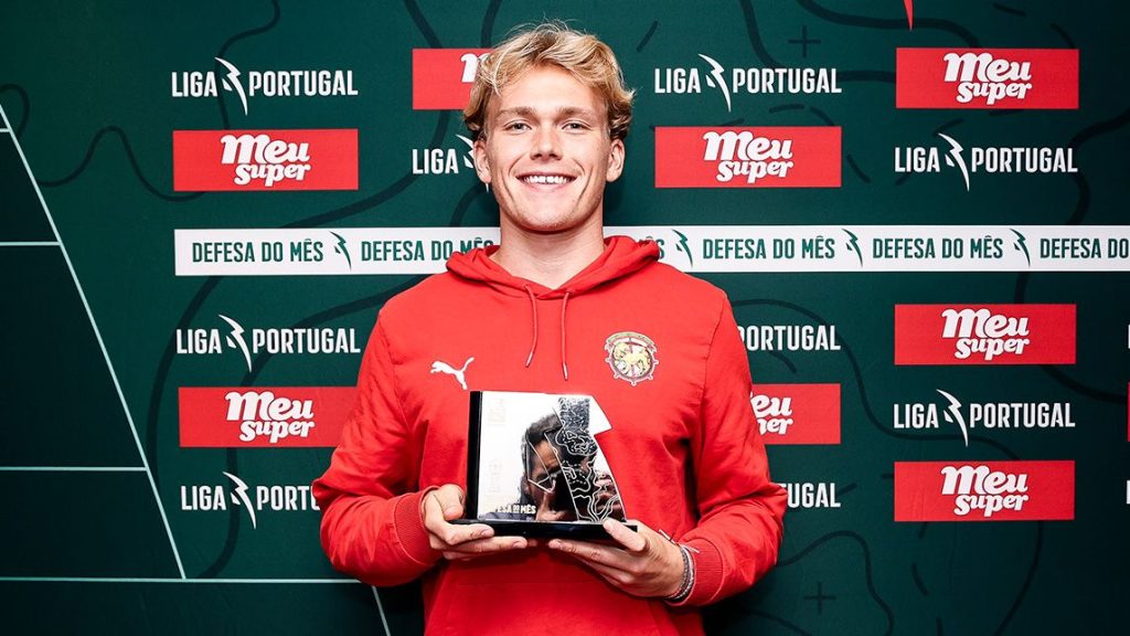 Madsen distinguido como Defesa do Mês pela segunda vez consecutiva