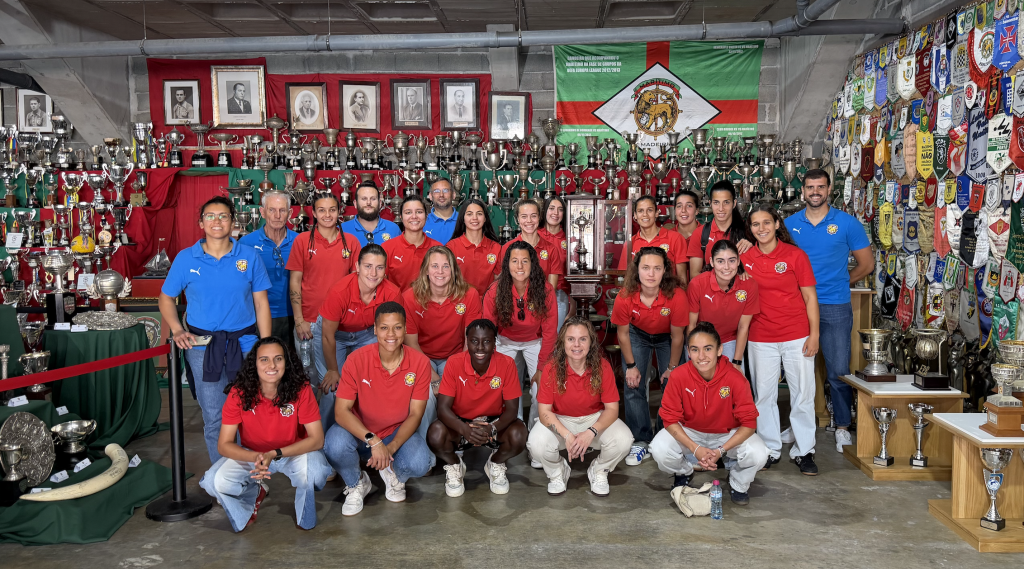 Equipa Feminina visita o estádio para conhecer a História dos 100 anos do Campeonato de Portugal